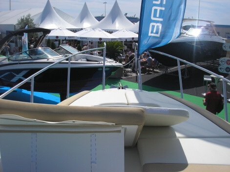 Bayliner 842