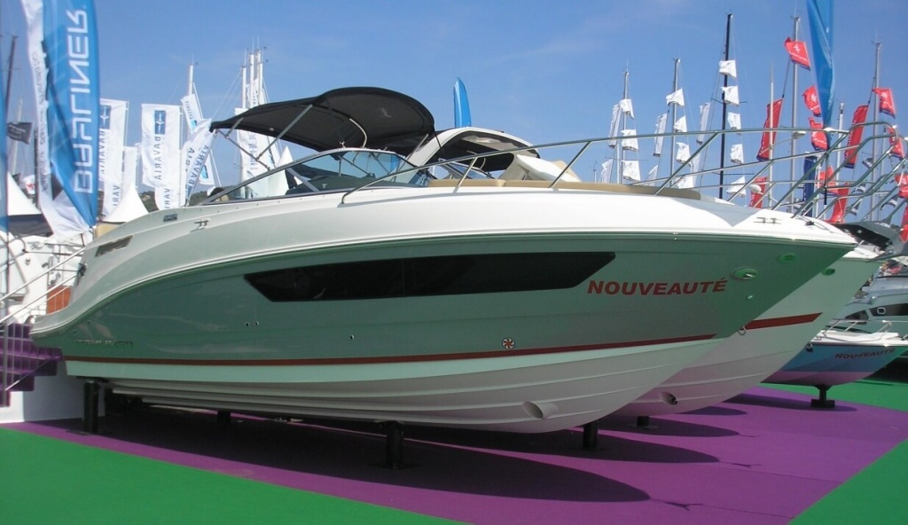 Bayliner 842 Bayliner 842