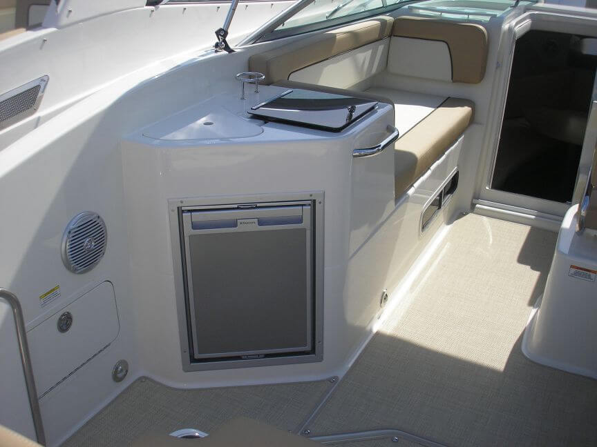 Bayliner 842 - холодильник